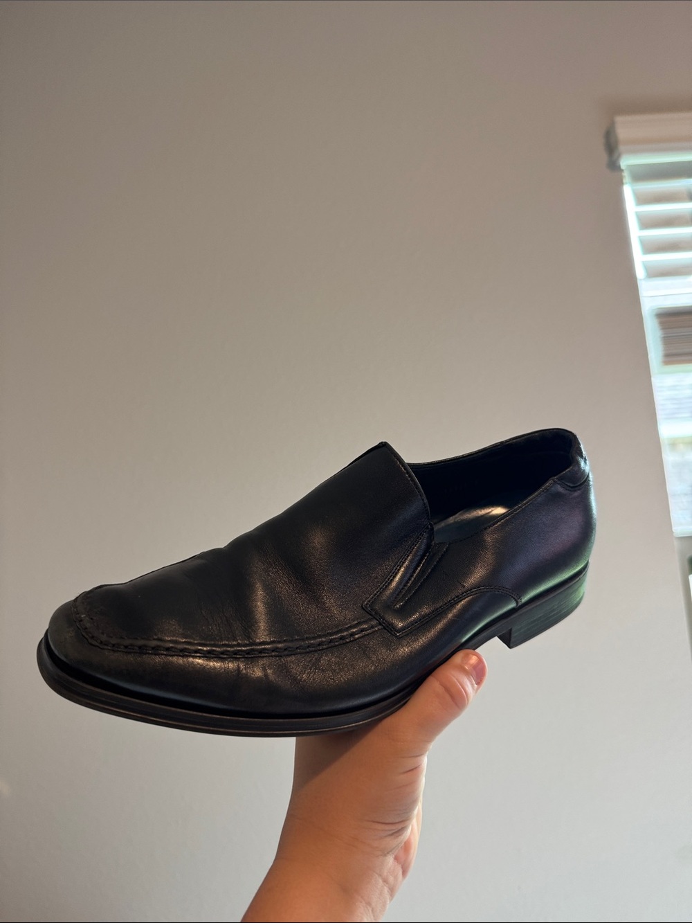 Magnanni Black Leather Slip-On Loafer